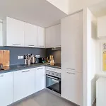 Superb New 2-Room Apartment -Parking Border Monac