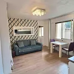 Mozart 10 Min Walk From Palais Des Festivals. Parking