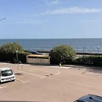 Nice Studio Near The Beach