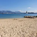 Face A La Plage De Sable, Climatisation, Internet, 3 Chambres