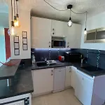 06Bh - Beautiful Seafront Studio