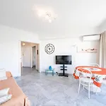 Charming 1 Bedroom On The Top Floor