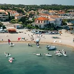 T1 Climatise Avec Parking A 700M Des Plages, Animaux Admis - Fr-1-316-250