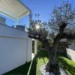 Villa Moderne Avec Piscine Et Climatisation - Fr-1-100-328