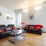 Etats Unis 892 - Spacious Flat On Sea Front Wac