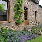 Grande Maison En Pierre Avec Plan D'Eau, Jardin Cloture, Cheminee, Et Activites De Plein Air - Fr-1-600-159