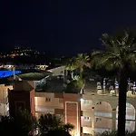 Pool , 150M To Beach, Seaview
