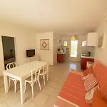 Villa Club 2 Chambres Avec Grande Terrasse Dans Residence De Vacances