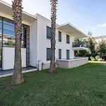 Beautiful And Spacious 2 Bed Apt With Pool