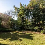 Beautiful And Spacious 2 Bed Apt With Pool