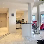 Superb 2 Bedroom Apartment With Sea View On The Croisette