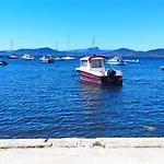 Maison De Pecheur A Giens Les Pieds Dans L'Eau !