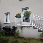 Charmant Gite A Aurillac Avec Jardin Privatif Et Parking, Ideal Pour 4 Pers., A Proximite Du Centre - Fr-1-742-172