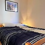 Appartement T2 Cabine Avec Terrasse Et Parking - 6 Couchages, Proche Plage, Calme Et Arbore - Fr-1-251-544