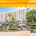 Brand New One Bedroom 2Min Walk To Carlton Hotel