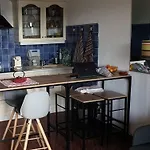 Studio Cabine A Giens Avec Terrasse, Piscine Et Parking - Fr-1-335-193