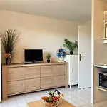 Appartement Familial Climatise Avec Piscine, Terrasse Et Parking - 5 Couchages - Le Lavandou - Fr-1-251-426