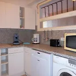 Appartement 2 Pieces, Terrasse, Proche Plage Et Centre, Le Lavandou - Fr-1-251-345