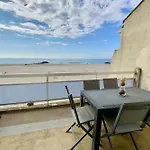 The Beach - Beachfront 2 Bedrooms With View !