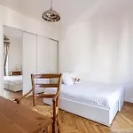 Le Bourgeois Avec Balcon, Somptueux Et Lumineux, Idealement Situe