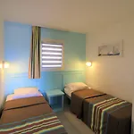Gasmic - Appartement Pour 4 Personnes Avec Piscine Et Acces Direct A La Plage Situe Aux Marines De Gassin