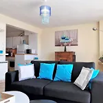 Appartement 2 Pieces Climatise Avec Parking Proche Plage - Fr-1-251-463