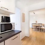 Renovated Apartment - Terrace - Free Parking