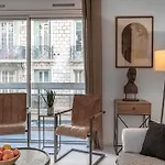 Rossini - Central And Cosy With Ac