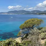 Maisonnette Avec 2 Chambres Climatisee En Face De La Plage De Gigaro