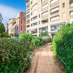 Joffre 2-4 - Bright Central 1 Bedroom Near Massena