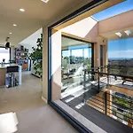 06Bk - Superb Contemporary Sea-View Villa