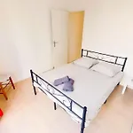 Appartement Nice Avec Balcon Et Parking Prive