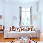 Agreable Appartement Rue De La Pompe