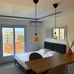 Studio Renove Au Suquet A Cannes