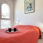 Appartement 2 Pieces Cabine Avec Terrasse, Proche Plage Et Commerces, Parking Prive, Au Lavandou - Fr-1-251-538