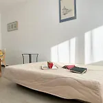 Appartement T2 Au Coeur De La Faviere, Terrasse, Parking, A 100M De La Plage Et Des Commerces - Fr-1-251-460