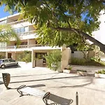 Appartement T2 Au Coeur De La Faviere, Terrasse, Parking, A 100M De La Plage Et Des Commerces - Fr-1-251-460