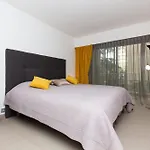 2-Br Apartment 2 Minutes From The Beach Parking