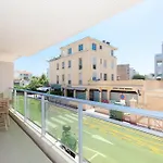 2-Br Apartment 2 Minutes From The Beach Parking