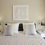 Cannes - 2-Br Flat 15-Min Walk To The Beaches