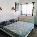 2 Pieces Climatise Avec Balcon Dans Le Vieil Antibes, Residence Avec Ascenseur