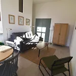 Charming Studio Very Central And Calm