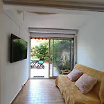 Petit Paradis Avec Jardin Et Clim T2