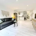 Le Cosy Tanit : Apt 4 Prs, Piscine, 5 Min Plages