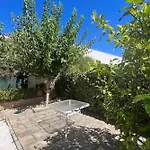 Peaceful House With Garden Near The Beaches