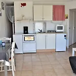 Appartement Climatise 2 Pieces Avec Balcon Et Garage Privatif A Cavalaire-Sur-Mer - Fr-1-226B-101