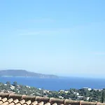 Appartement 2P Avec Piscine Et Terrasse A Cavalaire - Fr-1-226B-300