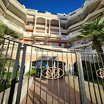 Exclusive Panoramic Sea View In Victoria Beach