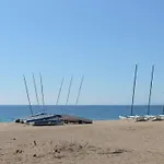 Appartement 2 Pieces A Frejus Avec Piscine, Parking Et A 300M Des Commerces - Fr-1-226A-145
