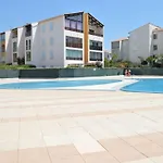Appartement 2 Pieces, 4 Couchages Avec Piscine, Proche Commerces Et Theatre Romain A Frejus - Fr-1-226A-366